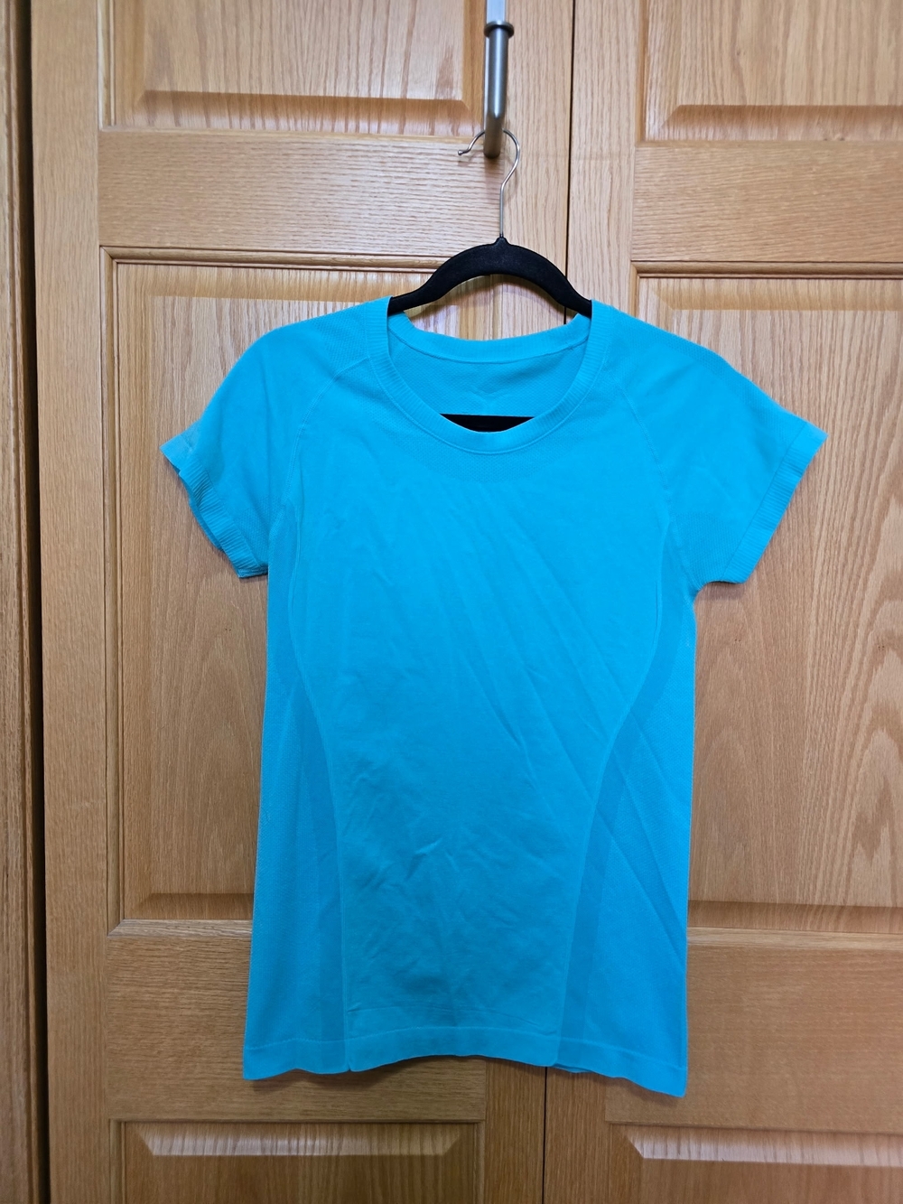 Women’s Short-Sleeve Crewneck Tee in Turquoise Blue